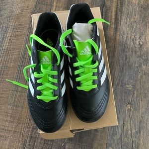 NWT Adidas youth indoor soccer cleats